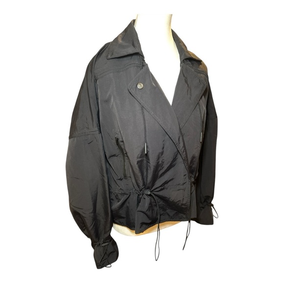 ATHLETA Acadia Cropped Utility Sz M Women's Black Jacket - Picture 4 of 11